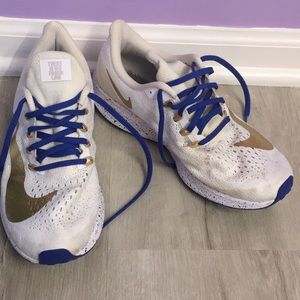 Nike zoom size 8 white and gold great condition